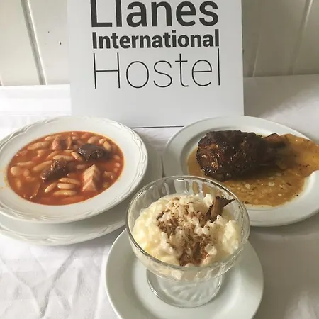 Llanes International