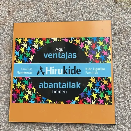 Llanes International 旅馆