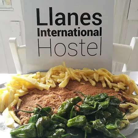 호스텔 Llanes International