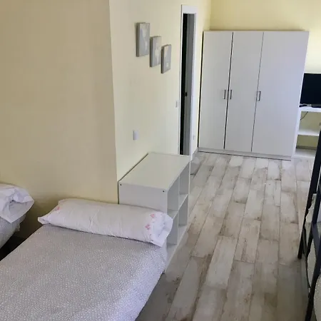 旅馆 Llanes International 博迪利奈斯