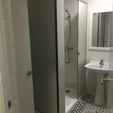 旅馆 Llanes International 博迪利奈斯