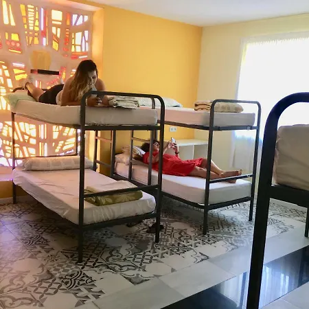 Llanes International