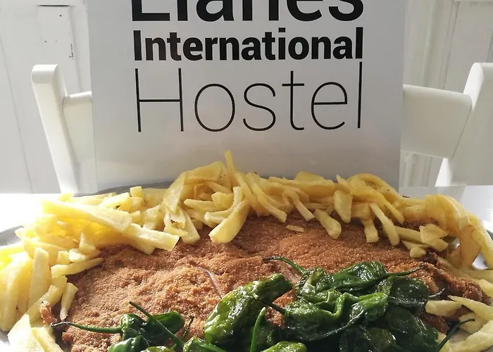 Hostal Llanes International