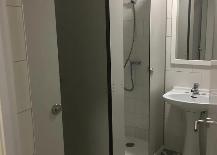 Hostal Llanes International *