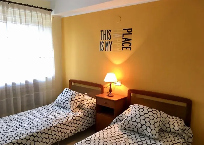 Hostal Llanes International