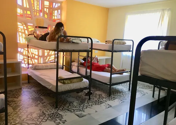 Llanes International